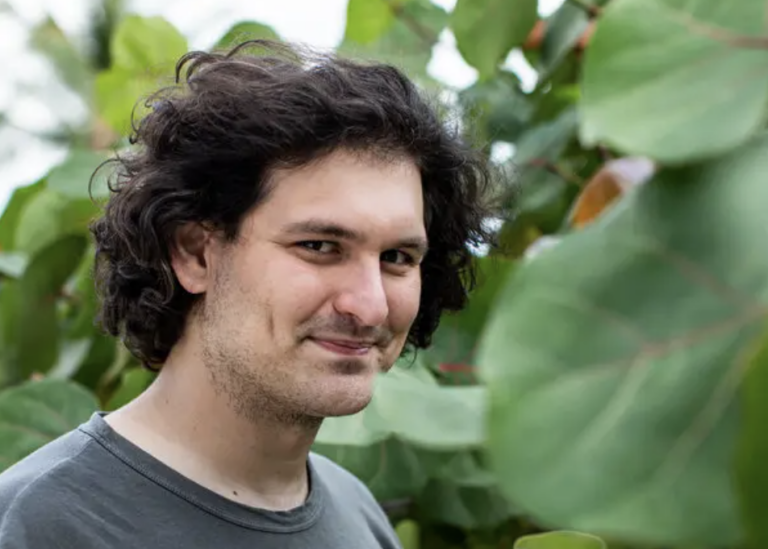 FTX subit un piratage de 370 millions de dollars; l’ancien PDG nie s’être enfui en Argentine.