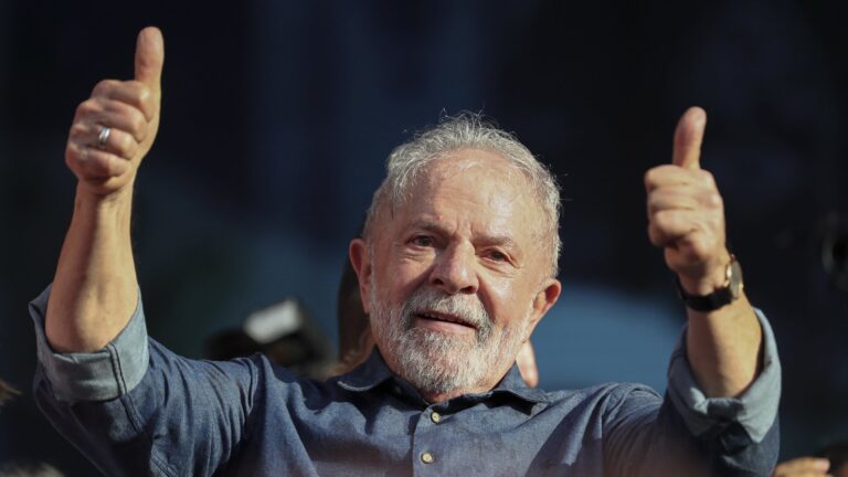 Le Brésil élit Lula président: virage à gauche en Amérique latine