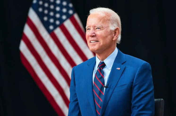 Biden va répartir les fonds afghans gelés entre les victimes du 11 septembre et l’aide