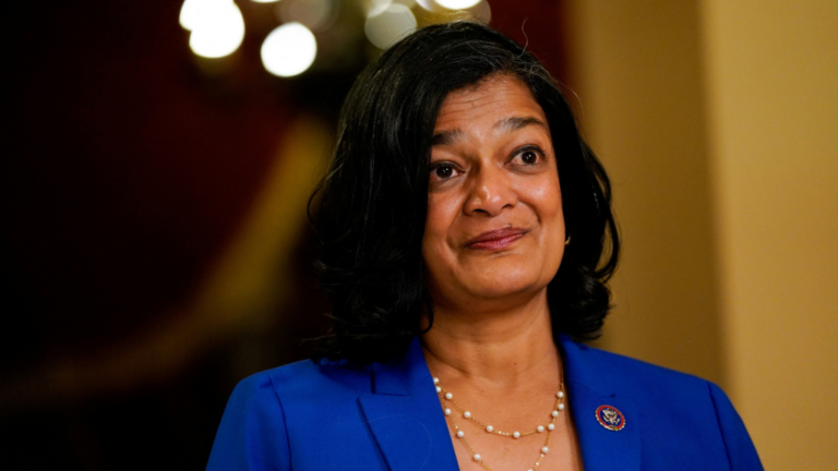 Lettre appelant Biden à négocier avec Poutine retirée par les démocrates