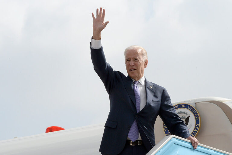 Biden en Missouri pour promouvoir la loi américaine sur les infrastructures