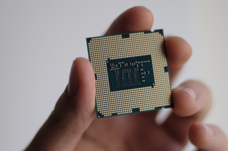 L’Italie prévoit de booster la fabrication de puces grâce à un fonds de 4,5 milliards de dollars