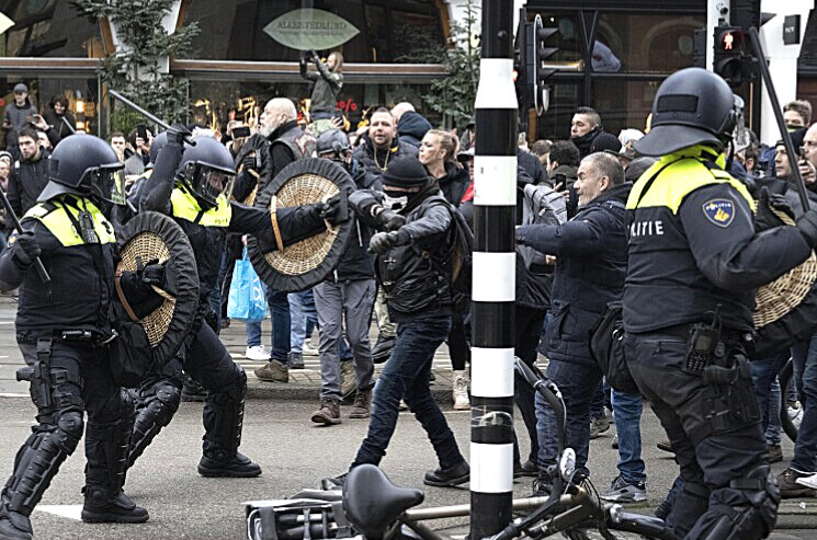 La junte malienne défie les médiateurs avec un plan de transition de cinq ans