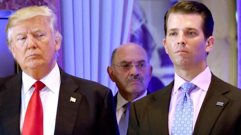 Dernier recours des avocats de Trump pour écarter des poursuites fiscales