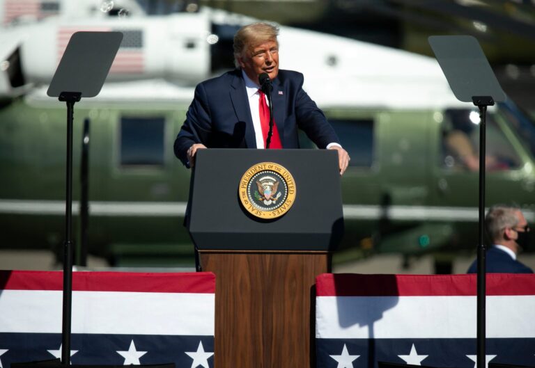 Le secrétaire d’État de l’Arizona qualifie le rassemblement de Trump à Phoenix de « dangereux »